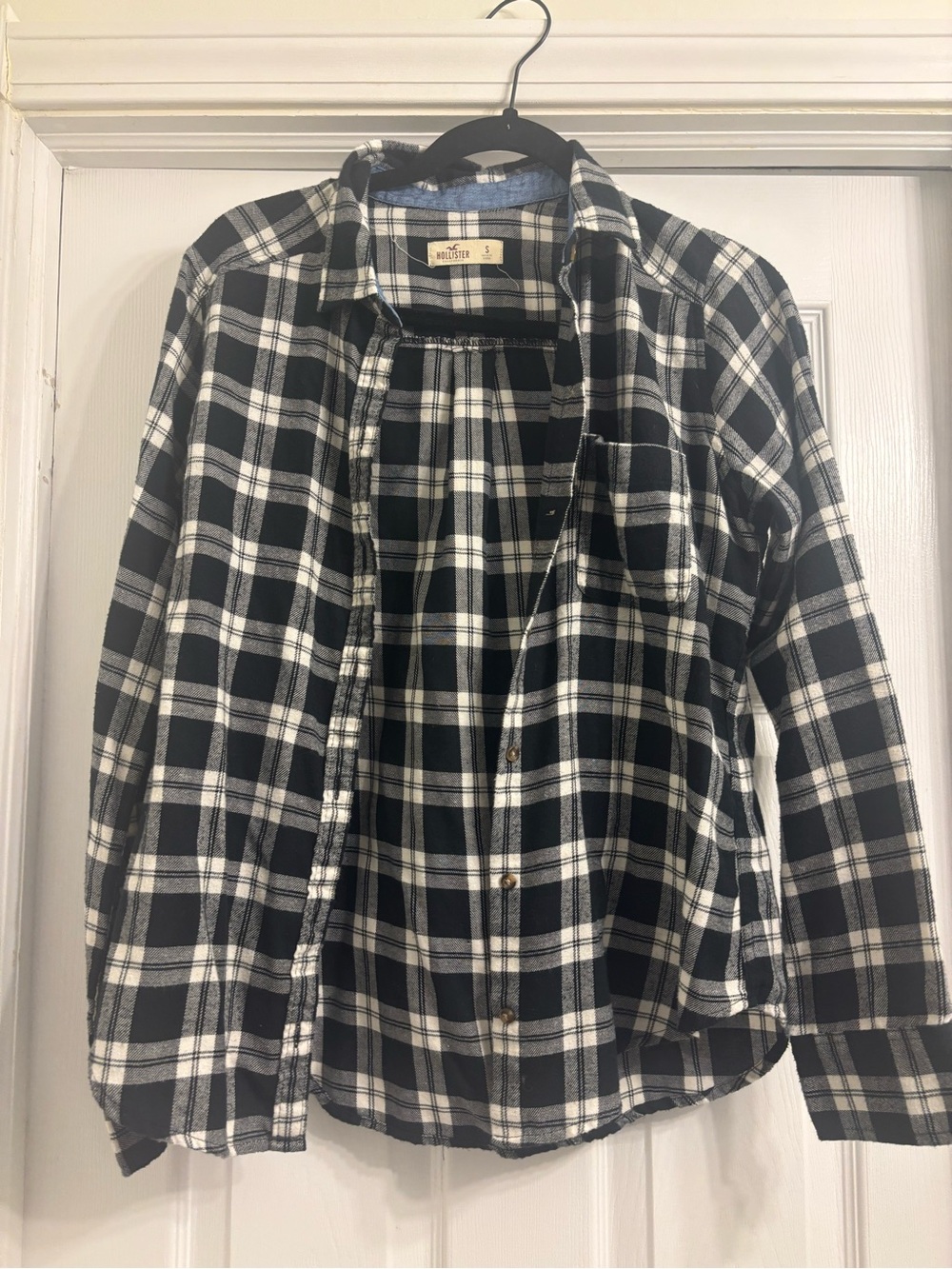 Hollister Black and White Plaid Button-Down Shirt
